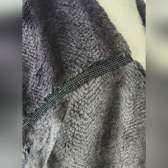 NWOTโEllen Tracy faux fur vest/shrug - Size Small - Picture 9 of 9